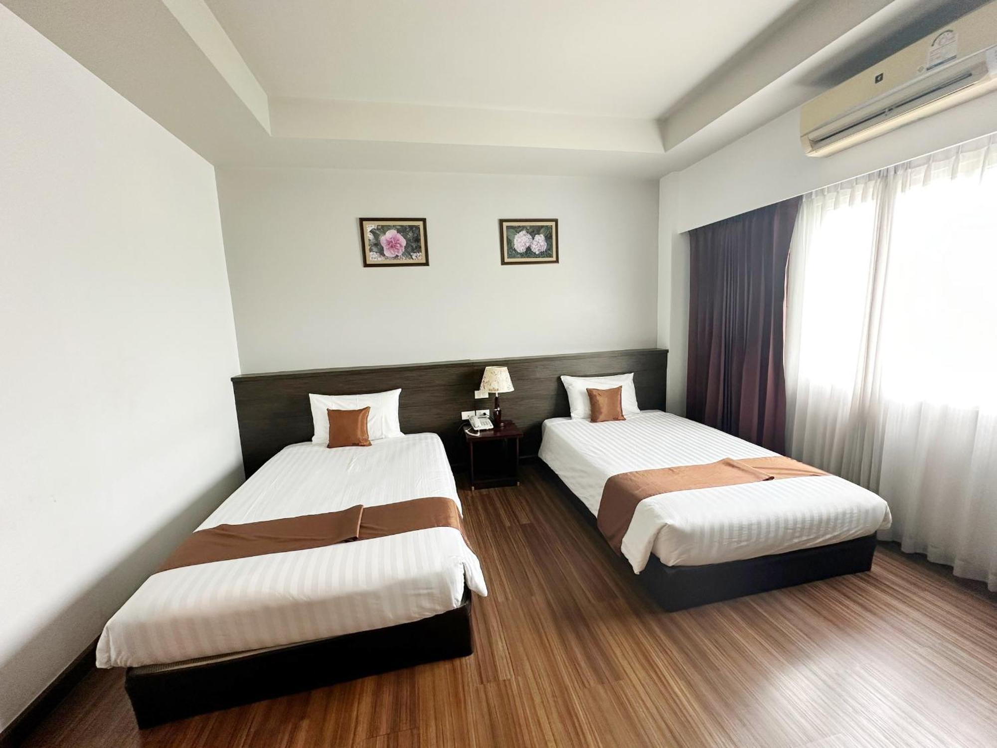 Akelada Hotel Nang Rong Extérieur photo