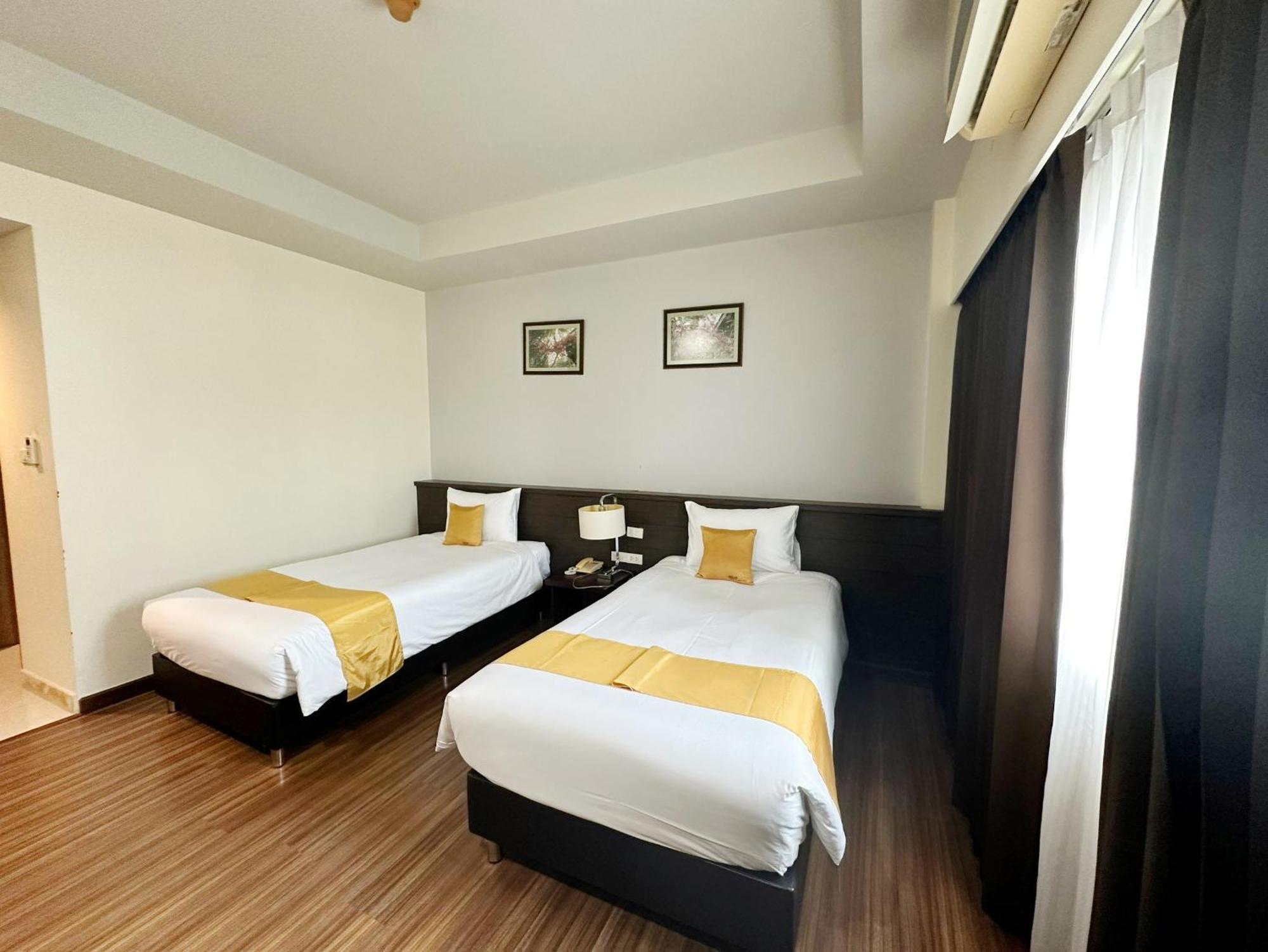 Akelada Hotel Nang Rong Extérieur photo