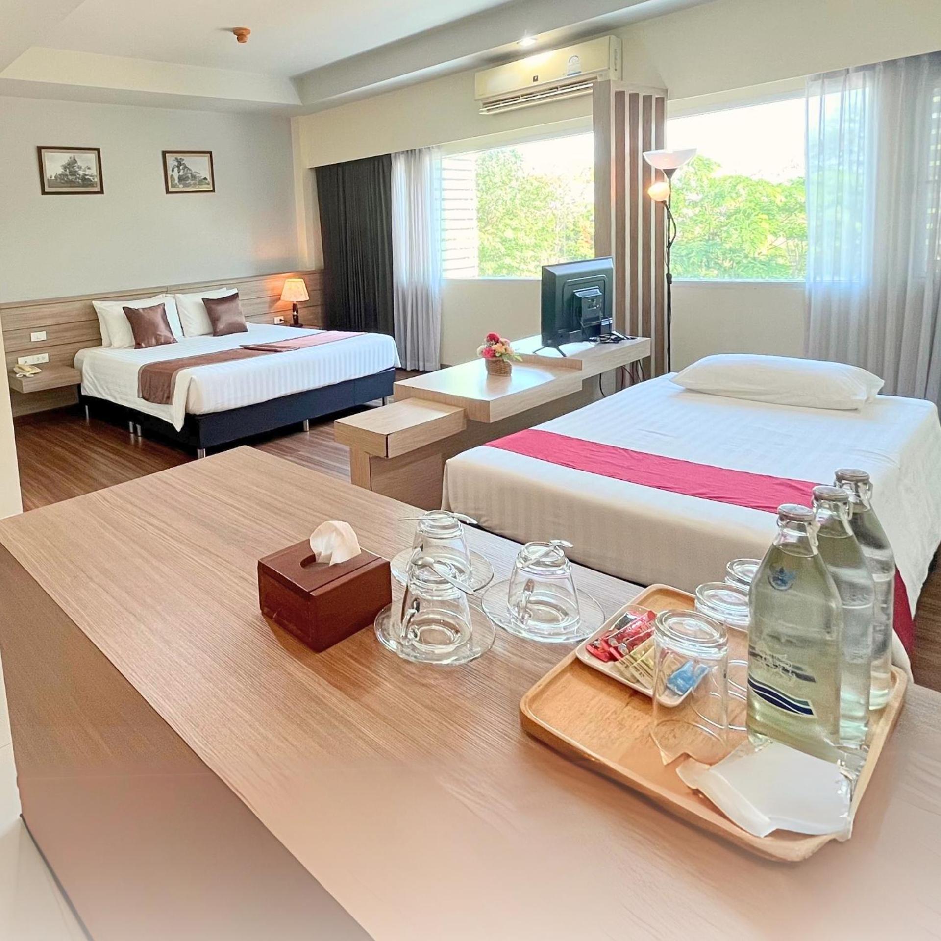 Akelada Hotel Nang Rong Extérieur photo