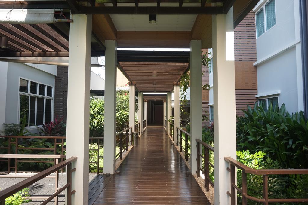 Akelada Hotel Nang Rong Extérieur photo