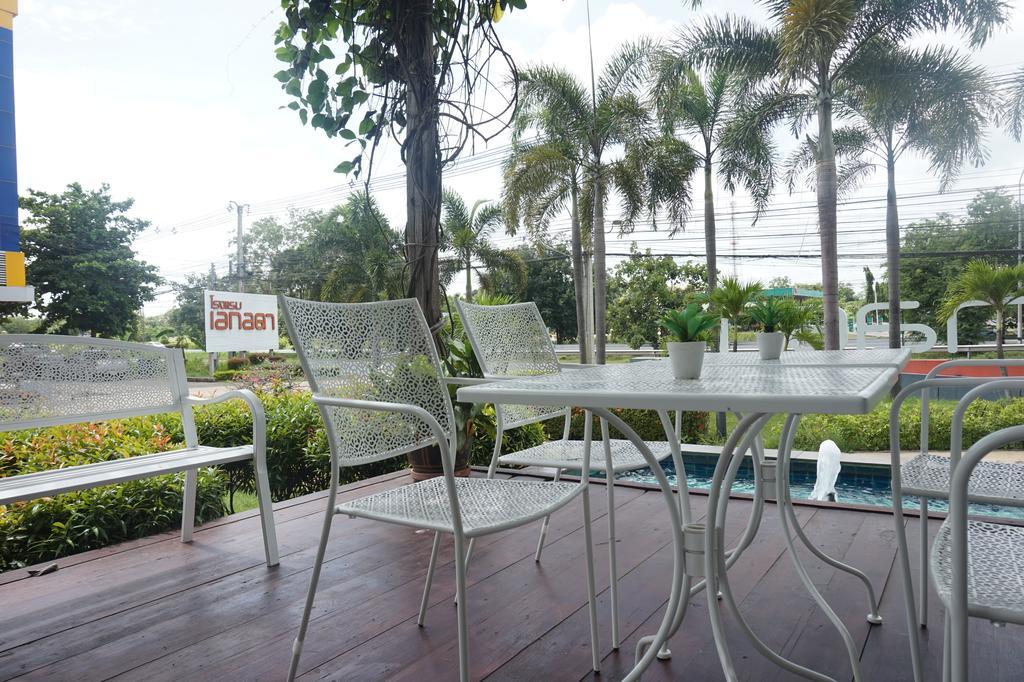 Akelada Hotel Nang Rong Extérieur photo