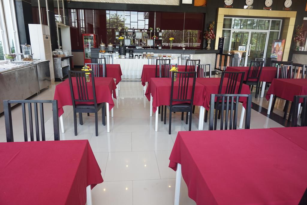 Akelada Hotel Nang Rong Extérieur photo